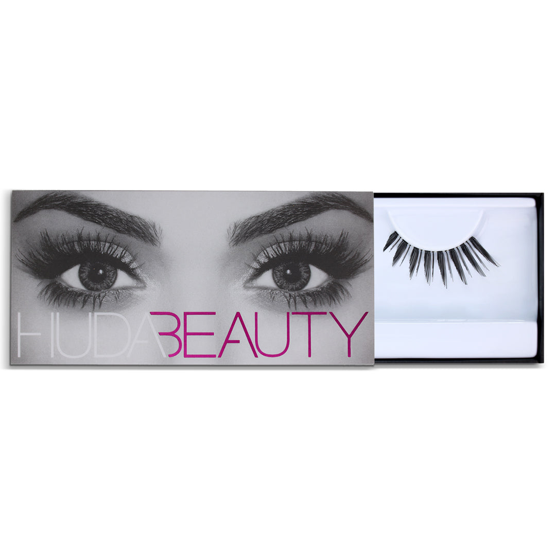 Huda Beauty Classic Lash Monique 03