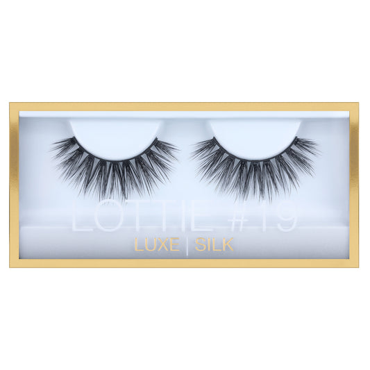 Huda beauty Luxe Silk Lash Lottie 19